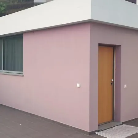 D Henriques House