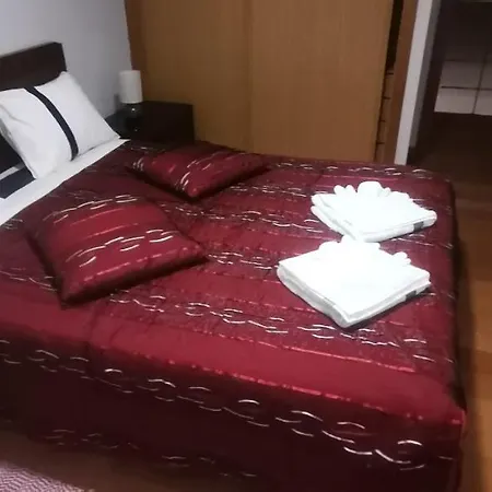 D Henriques House Villa *