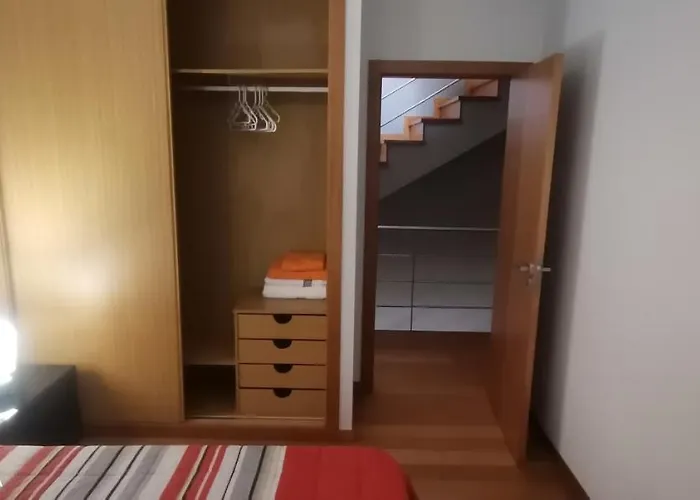 D Henriques House Vila *